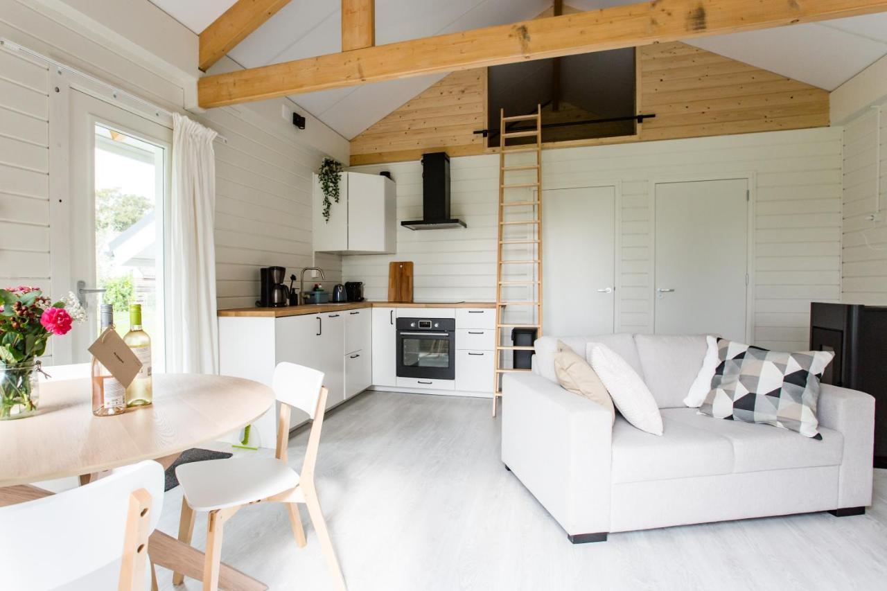 Chalet Met Loft - Vakantiepark De Schreiershoek ด็อคคุม ภายนอก รูปภาพ