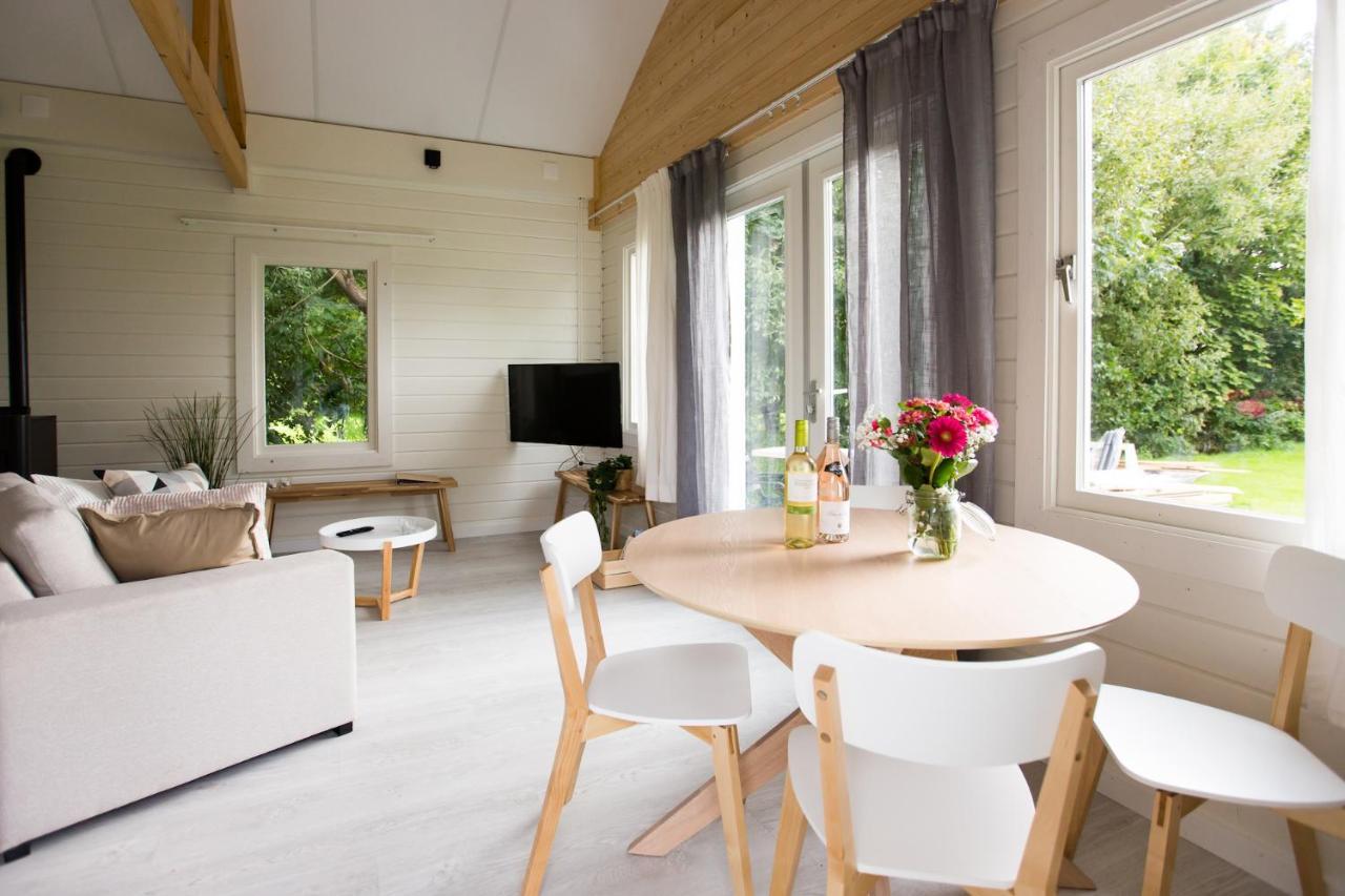 Chalet Met Loft - Vakantiepark De Schreiershoek ด็อคคุม ภายนอก รูปภาพ