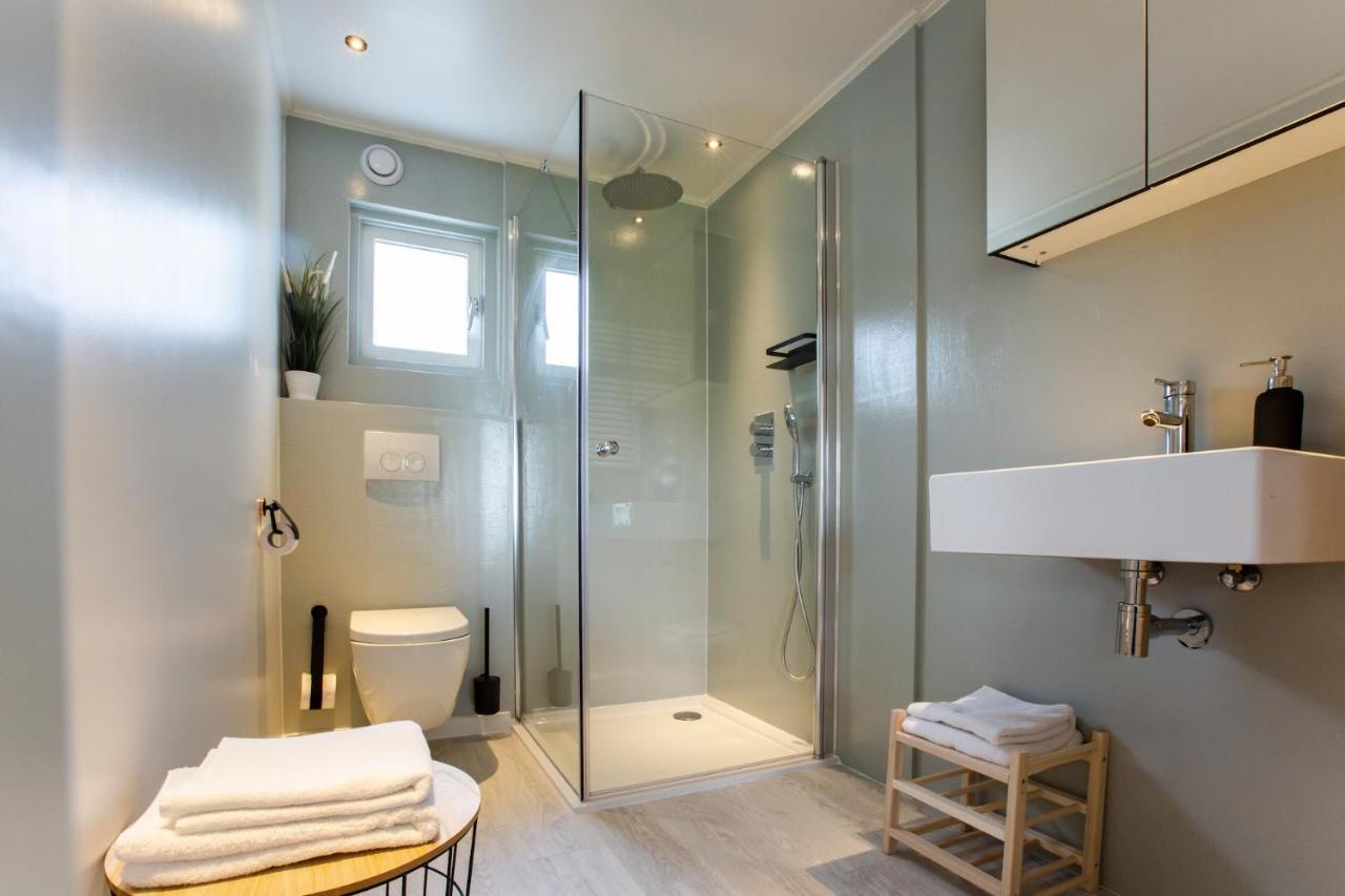 Chalet Met Loft - Vakantiepark De Schreiershoek ด็อคคุม ภายนอก รูปภาพ